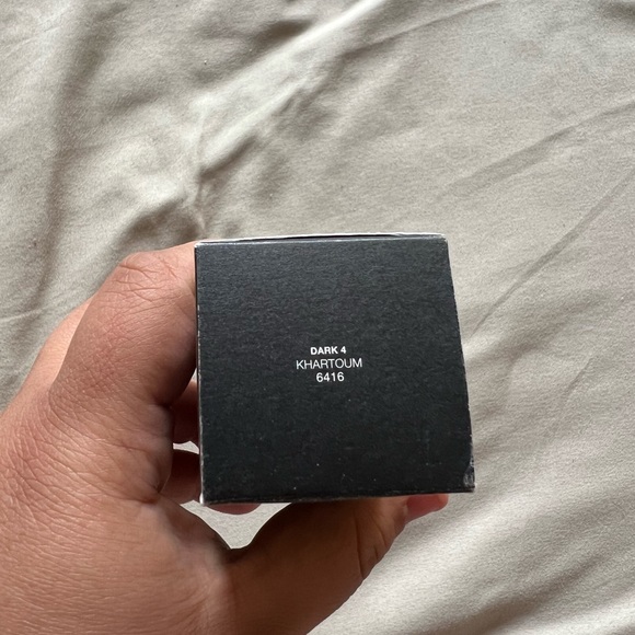 NARS cosmetics foundation - Picture 9 of 10